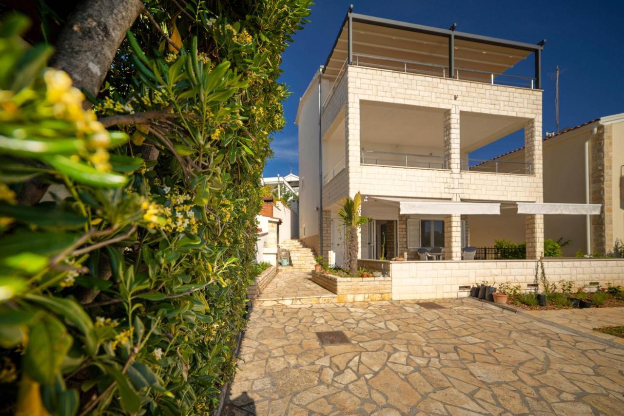 Apartment Busac Zaboric Exterior photo